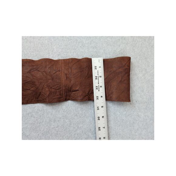 B- Low The Belt Brown Genuine Leather XS Wide Waist Belt Gold Buckle Medallion - Picture 6 of 13